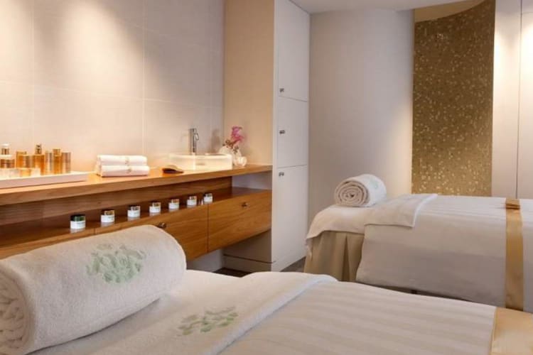 Double spa cabin